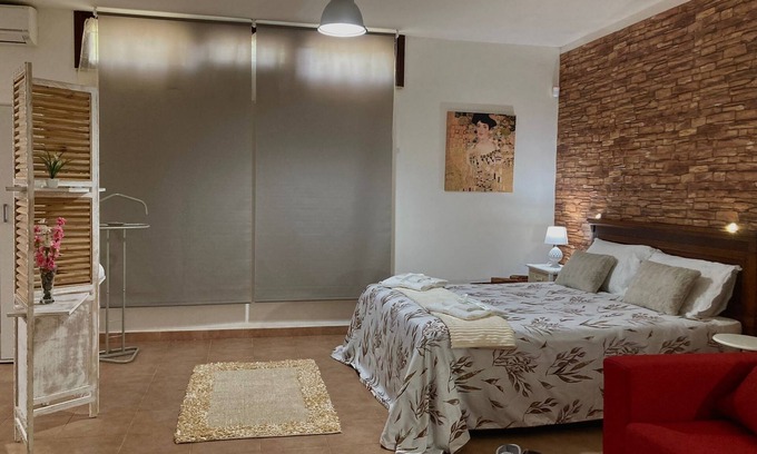 Nubia Apartment | Apartment in quiet cottage area salt pans reserve