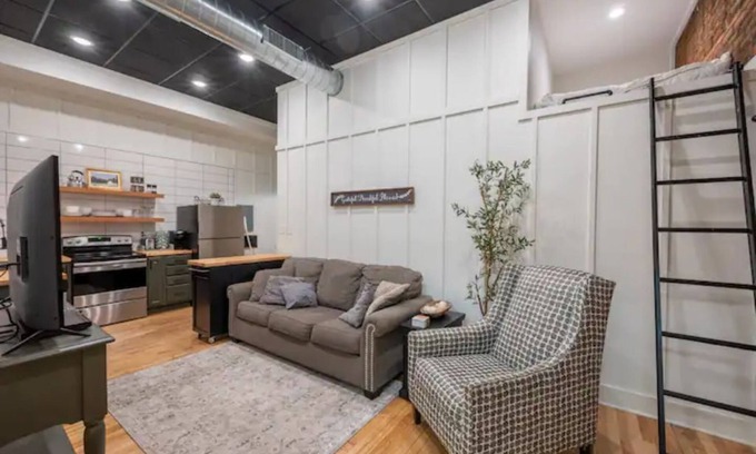 Goodhue Apartment | Apartment in Refurbished bldg w/Gym access