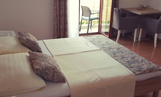 Borik Apartment | Apartment in Rovinj (Borik) quiet location - 150m from the beach - balcony - air conditioning