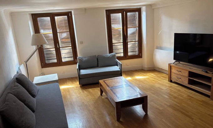 Bievres Apartment | Apartment in the heart of Bievres 15min Paris 20min Orly