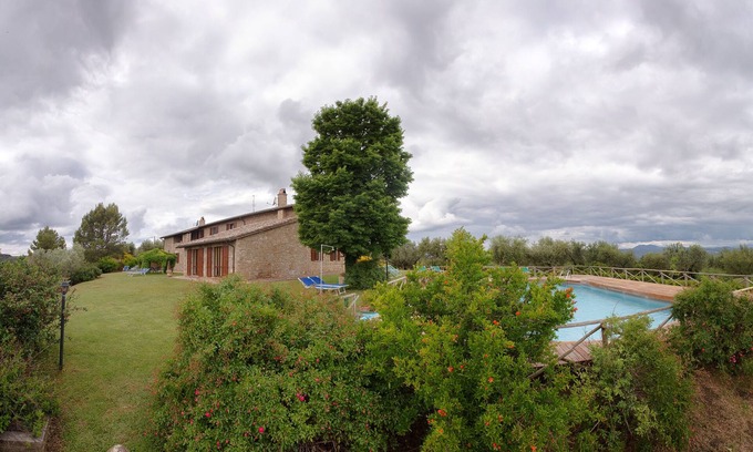 Torgiano Apartment | Apartment in villa with a stunning views of Assisi and the Umbrian valley