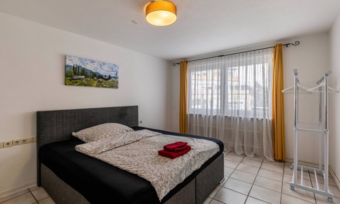 Reutlingen Apartment | Apartment 'In Zentraler Lage' with Balcony and Wi-Fi