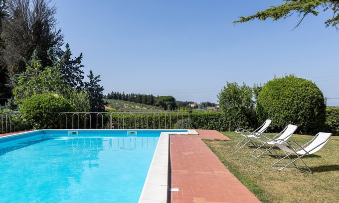Magliano House | Apartment 'Vernaccia Country House - Agriturismo' with Pool, Garden & Wi-Fi