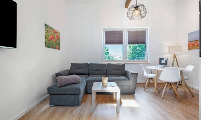 Lohe-Rickelshof Apartment | Apartment 'Junge 2' with Wi-Fi