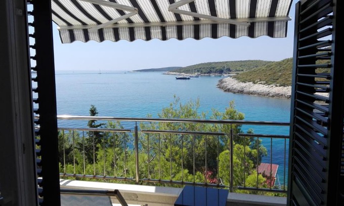 Milna Apartment | Apartment Karmelo