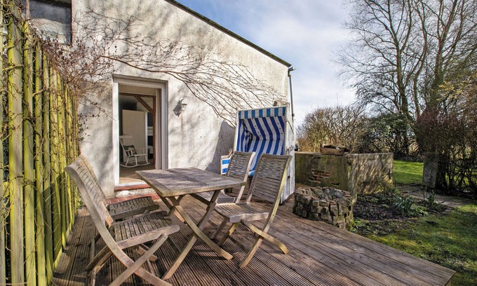 Oesterwurth Apartment | Apartment 'Kleine Heimat' with Private Terrace, Private Garden and Wi-Fi