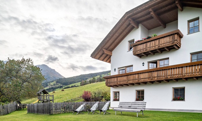 Casola Apartment | Apartment 'Kranebitterhof Enzian' with Mountain View, Shared Garden and Wi-Fi