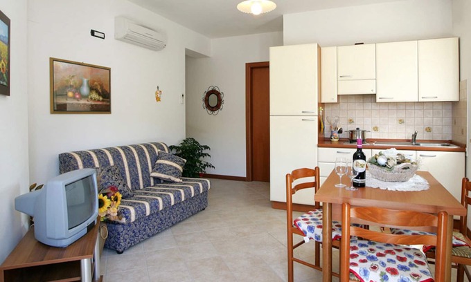 Tortoreto Apartment | Apartment l'Aurora: sea view-air conditioning-internet Wi-Fi-smart TV SAT