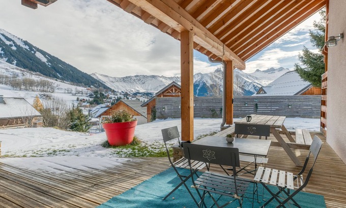 Saint-Jean-d'Arves Apartment | Apartment 'L'escargot' with Mountain View, Private Terrace and Wi-Fi