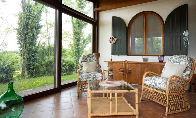 Mossa Apartment | Apartment 'La Ginestra - Pinot Grigio' with Shared Garden, Wi-Fi and Air Conditioning