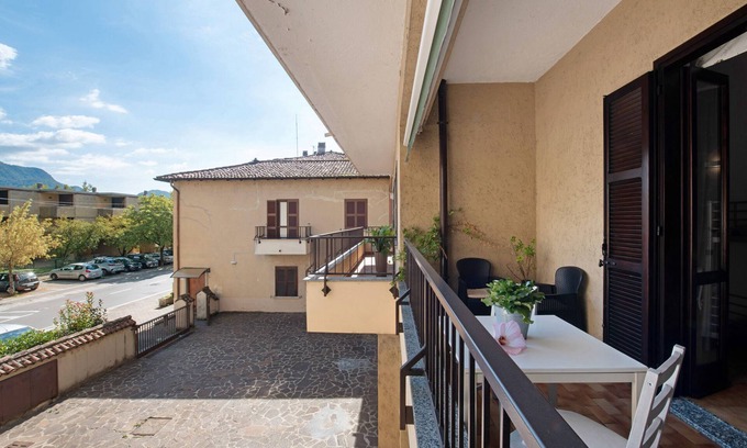 Olginate Apartment | Apartment 'La Terrazza Di Basilio' with Lake View, Balcony and Wi-Fi