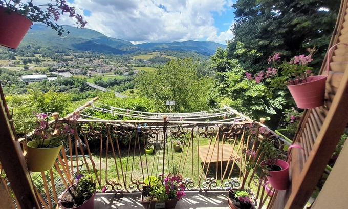Compiano Apartment | Apartment 'La Vista Sul Castello' with Mountain View, Wi-Fi and Air Conditioning