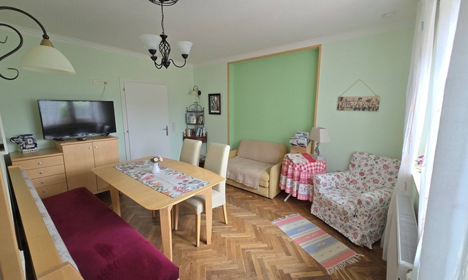 Klopein am Klopeiner See Apartment | Apartment 'Landhaus Noreia' with Mountain View, Shared Terrace and Wi-Fi