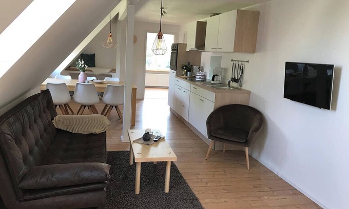 Heide Apartment | Apartment 'Landliebe' with Private Terrace, Private Garden and Wi-Fi