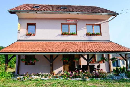 Municipality of Gracac Apartment | Apartment Laura