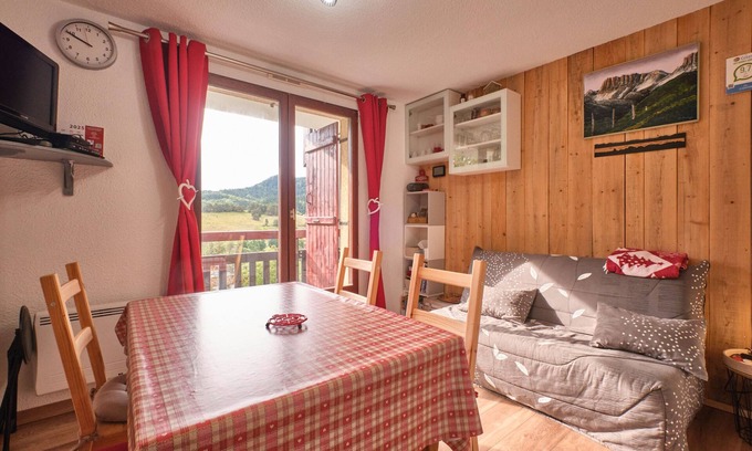 Gresse-en-Vercors Apartment | Apartment 'Le Serpaton' with Mountain View and Balcony