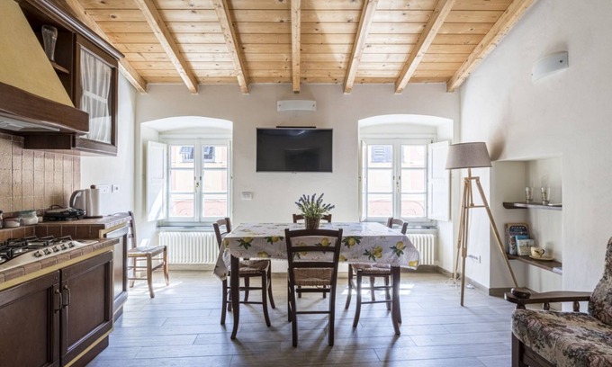 Levanto House | Apartment Le Tre Sirene, in the old town