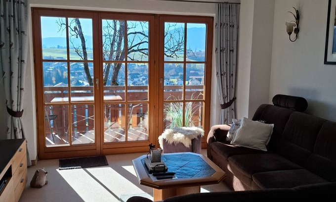 Staig Apartment | Apartment 'Leni' with Balcony and Wi-Fi
