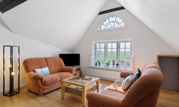 Westerhever Apartment | Apartment 'Leuchtturm' with Shared Terrace and Shared Garden