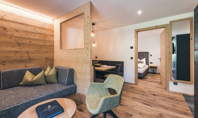 Casateia Apartment | Apartment "Lichtung Woldererhof Waldluft" with Mountain View, Sauna, Wi-Fi & Balcony