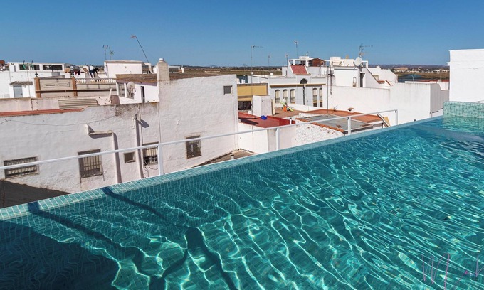 Ayamonte Apartment | Apartment ‘Luxury Doña Bella 2A’ with Pool, Wi-Fi, A/C & Terrace