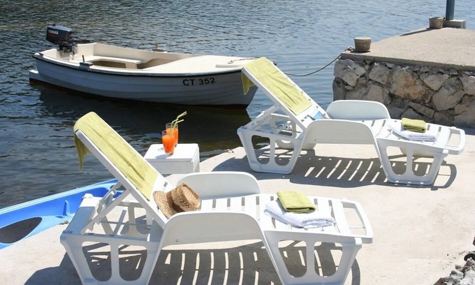 Broce Apartment | Apartment Marin - 40 m from sea: - Ston, Peljesac peninsula, Croatia