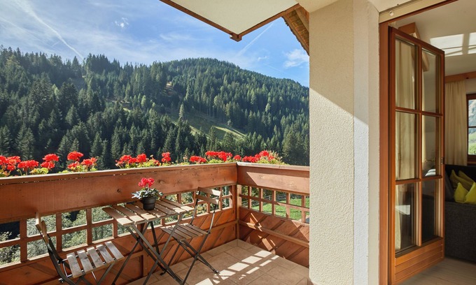 Racines Apartment | Apartment "Mareiter Stein Blasighof" with Mountain View, Wi-Fi, Terrace & Garden