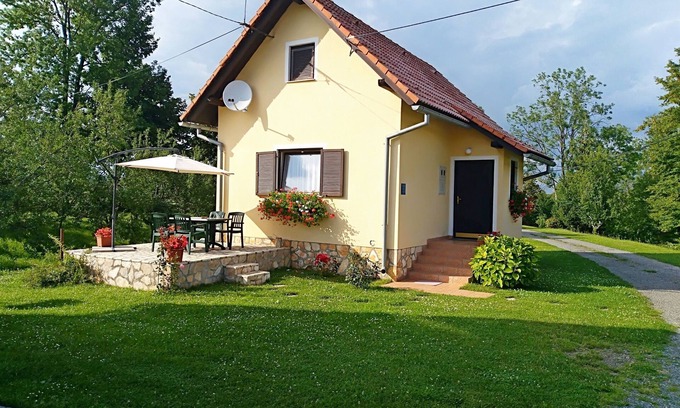 Catrnja Apartment | Apartment Milka, (16259), Smoljanac, Croatia