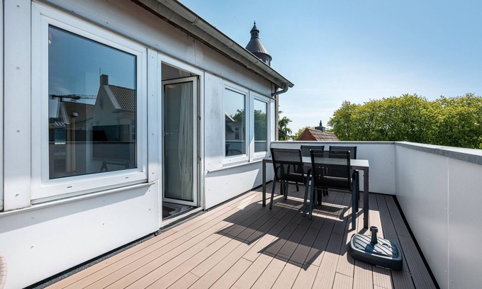 Heide Apartment | Apartment 'Mit Dachterrasse' with Lake View, Balcony and Wi-Fi