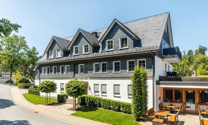 Schmallenberg House | Apartment 'Mit Terrasse' with Private Terrace, Shared Garden and Wi-Fi
