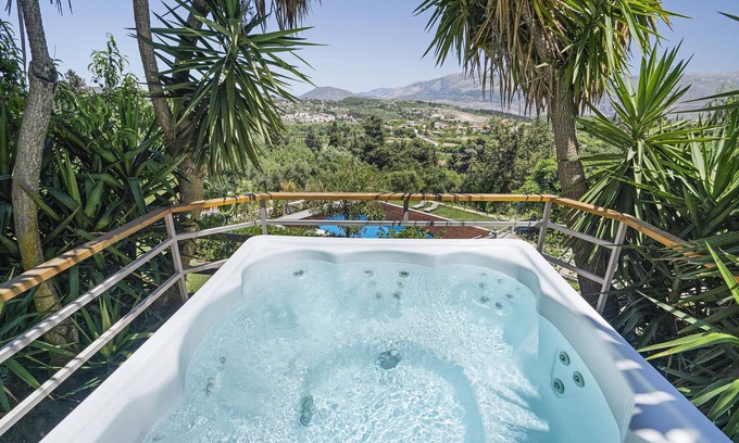 Kalata Apartment | Apartment 'Monte Verde 104' with Sea View, Wi-Fi and Air Conditioning