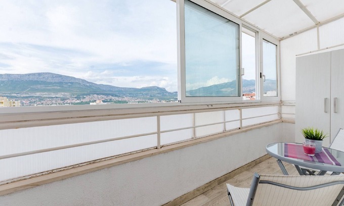 Vranjic Apartment | Apartment Mountain View - One Bedroom Apartment
