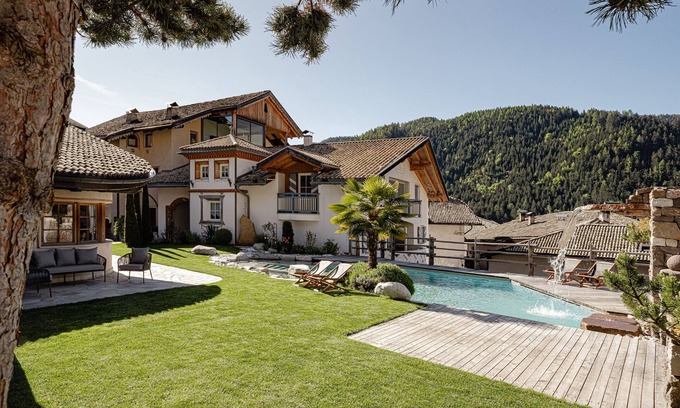 Trodena Apartment | Apartment 'Naturoase Stegerhof Vergissmeinnicht' with Mountain View, Shared Pool and Sauna