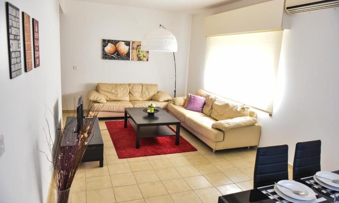 Agios Tychon Apartment | Apartment Near 4 Seasons Hotel Beach