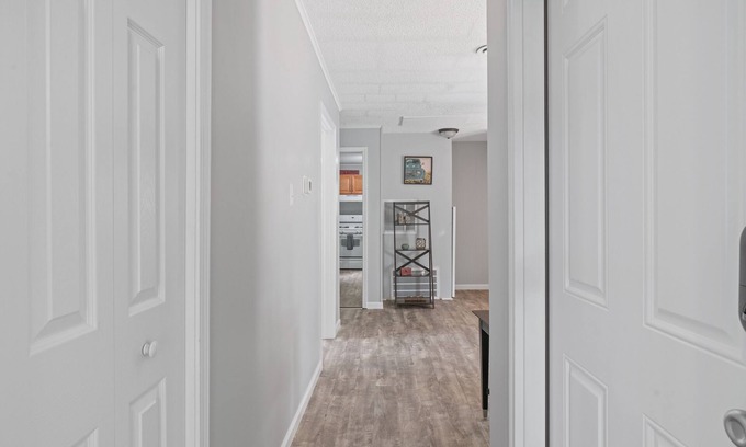North Tonawanda Apartment | Apartment near Water front. 20 minutes from Niagara Falls/Buffalo.