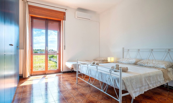 Pulsano Apartment | Apartment 'Nel Blu De Pinto' with Private Terrace