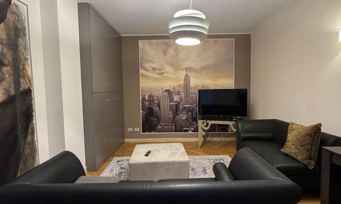 Guardamiglio Apartment | Apartment 'New York' with Wi-Fi and Air Conditioning