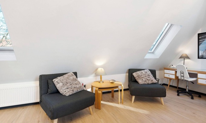 Behrendorf Apartment | Apartment 'Nij-Room24' with Garden and Wi-Fi