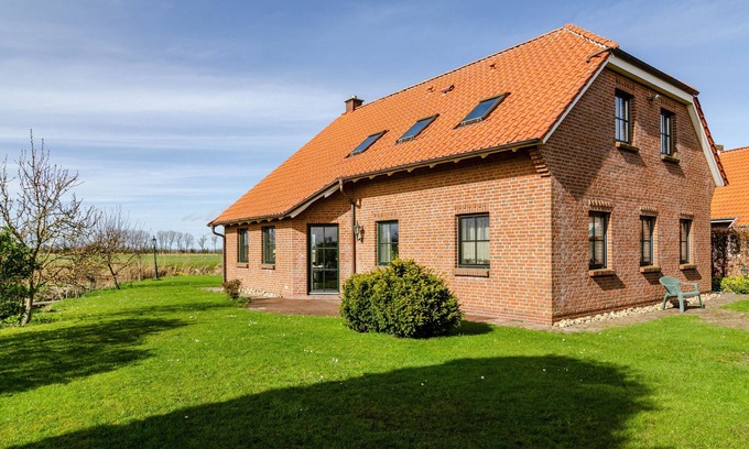 Krummhoern Apartment | Apartment 'Ostfriesland' with Private Terrace and Private Garden
