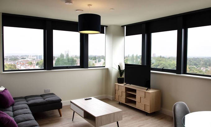 West Bromwich Apartment | Apartment-One Bedroom with Parking-Deluxe-Valley v