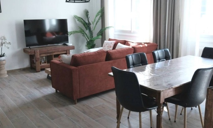 Saint-Omer Apartment | Apartment overlooking Notre Dame Cathedral, Hyper center.