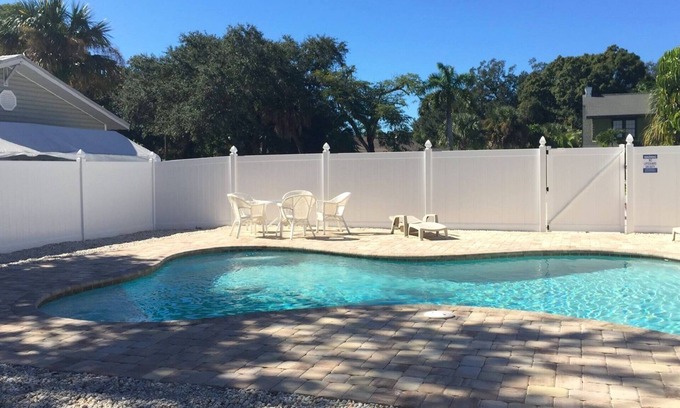 Altamont Manor Apartment | Apartment Pelican in Fort Myers/Villa Barra