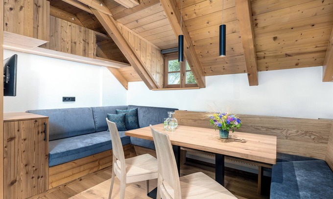 Casola Apartment | Apartment "Perfila Falkenauge" with Mountain View, Shared Garden & Wi-Fi