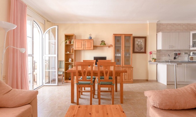 Valle de Abdalagis Apartment | Apartment 'Planta Uno Valle De Abdalajis' with Mountain View, Private Terrace and Wi-Fi