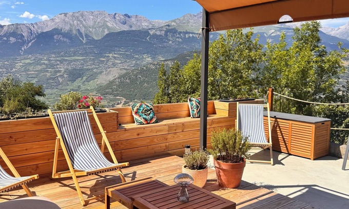 Granges Apartment | Apartment Poppy - Daillet - under 5’s freenChill hike bike golf ski you choose!