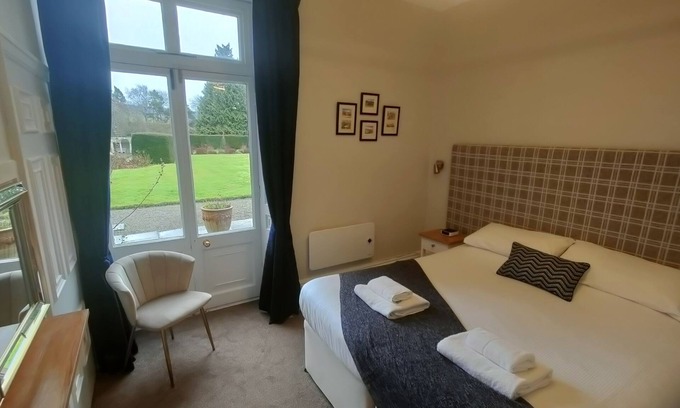 Thirsk Apartment | Apartment-Private Bathroom-Hambelton