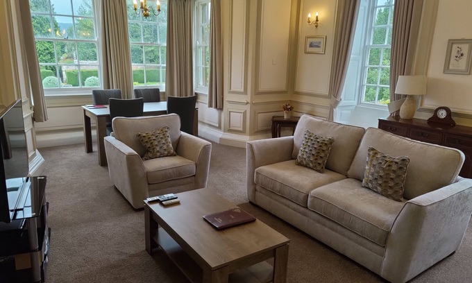Thirsk Apartment | Apartment-Private Bathroom-Sutton