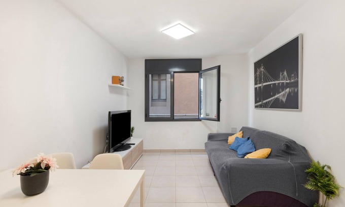 Centre Historic de Manresa Apartment | Apartment 'Puig Cardener 1' with Wi-Fi