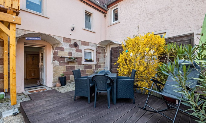 Kirchscheidungen Apartment | Apartment 'Regina Mit Sitzecke' with Private Terrace and Wi-Fi