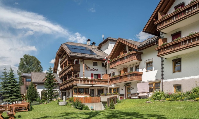 Rasun di Sopra House | Apartment 'Residence Montana Typ G' with Mountain View, Wi-Fi & Balcony